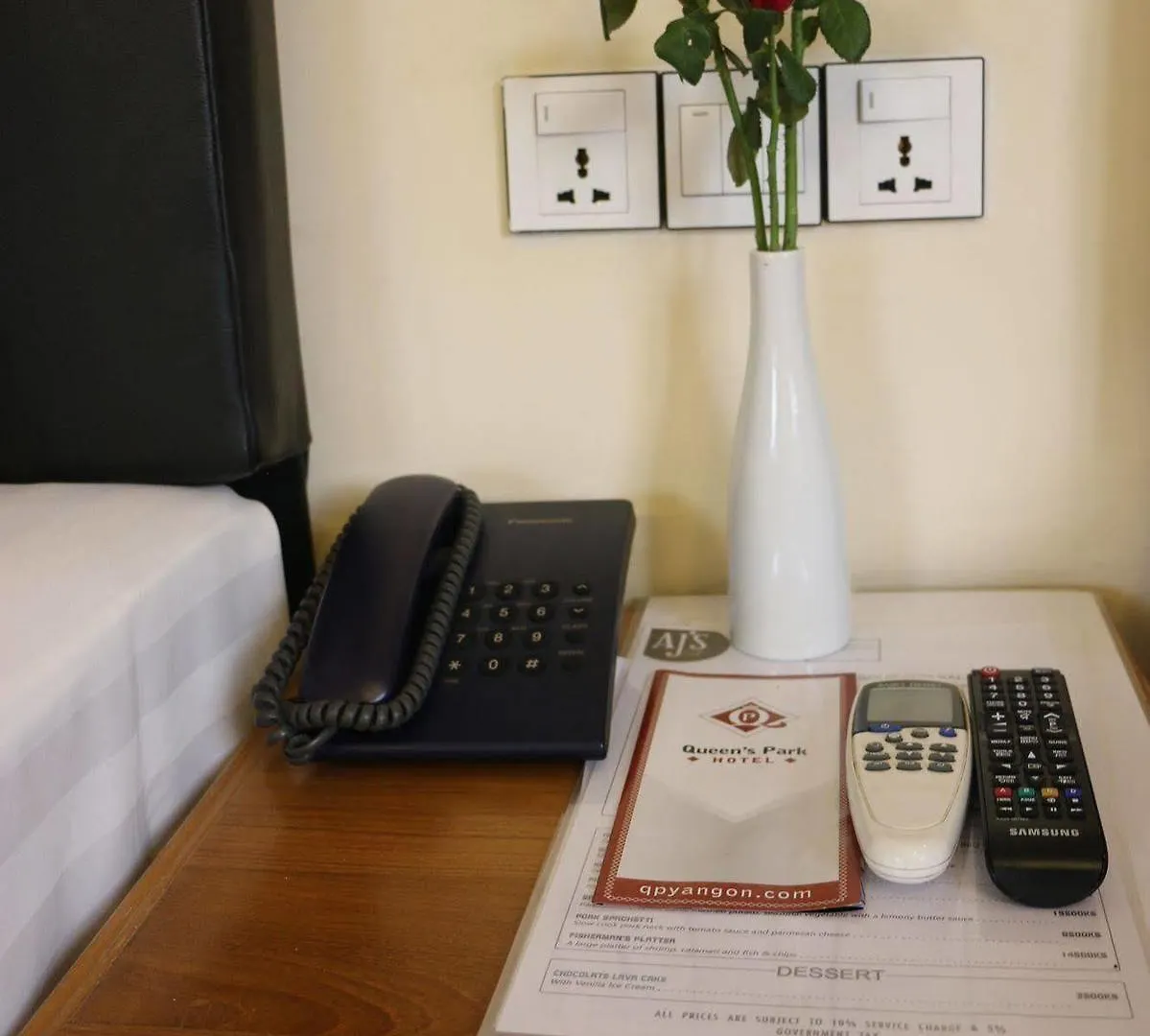 Queen'S Park Hotel Yangon