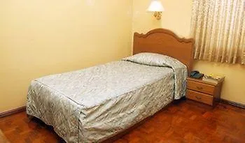 Queen'S Park Hotel Янгон