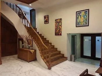 Queen'S Park Hotel Янгон